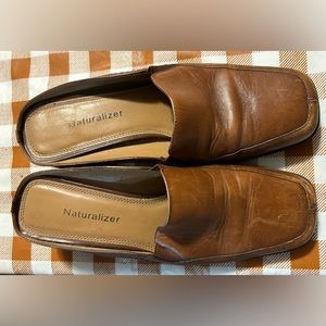 Naturalizer brown leather slip on shoes